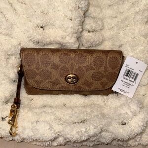 New Coach sunglasses case in signature canvas tan turnlock